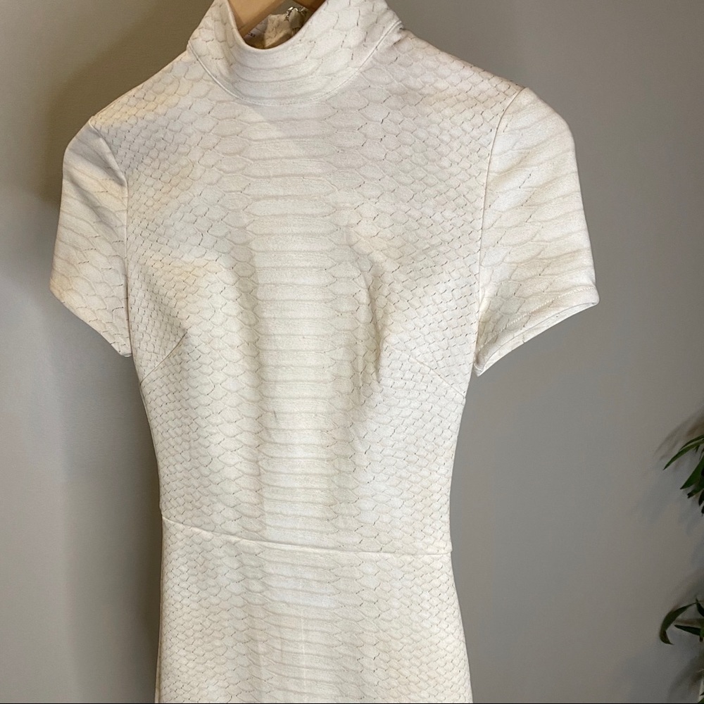 Snake Print Mock Neck Short Sleeve Bodycon Dress - Picture 4 of 10